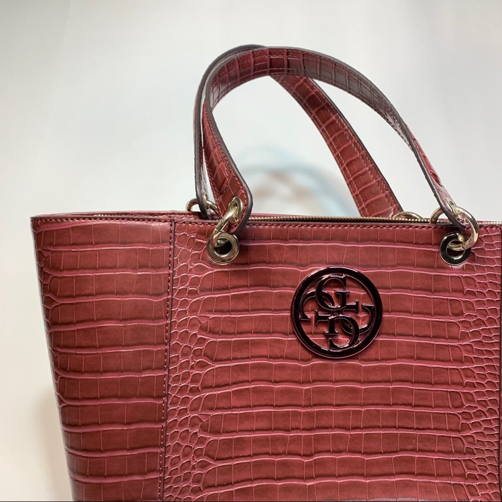 NWOT Guess Burgundy Faux Croc Tote - Picture 10 of 12